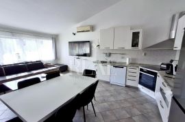 Pula ,Gregovica konforan četverosobni stan 117m2 !, Pula, Appartment