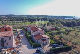 Novigrad, okolica! Predivna vila s bazenom 700 m od mora!, Novigrad, Famiglia