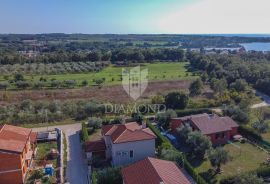 Novigrad, okolica! Predivna vila u izgradnji 700 m od mora!, Novigrad, Famiglia