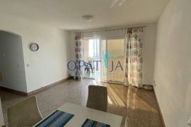 Opatija-Ičići, prekrasan 3 sobni stan s pogledom na more za dugoročni najam, Opatija - Okolica, Kвартира