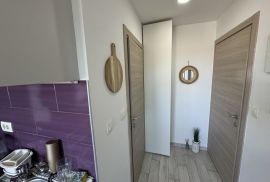 Dva apartmana na traženoj lokaciji, Pula, Istra, Pula, Kвартира