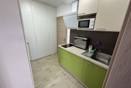 Dva apartmana na traženoj lokaciji, Pula, Istra, Pula, Kвартира