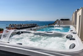 ZADAR, PRIVLAKA - Vaša vila iz snova: pogled na more, jacuzzi na krovu i samo 100 m do plaže ! R5, Privlaka, Famiglia