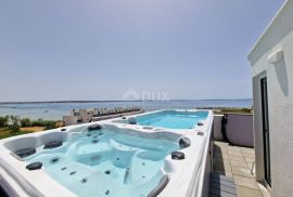 ZADAR, PRIVLAKA - Vaša vila iz snova: pogled na more, jacuzzi na krovu i samo 100 m do plaže ! R2, Privlaka, Maison