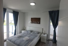 ZADAR, PRIVLAKA - Vaša vila iz snova: pogled na more, jacuzzi na krovu i samo 100 m do plaže ! R2, Privlaka, Maison