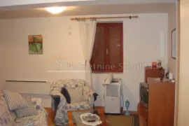 Mali Lošinj - Kuća, 250 M2, Mali Lošinj, Ev