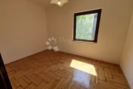 Prostrani apartman u Njivicama, Omišalj, Appartement