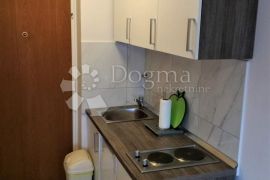 Srdoči - adaptirana garsonjera, Rijeka, Flat