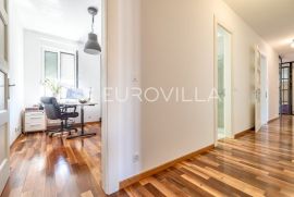 Zagreb, centar, peterosoban stan 165m2 na 4.katu INVESTICIJA, Zagreb, Wohnung