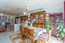 Istra, Rovinj, apartmanska kuća, 13 stanova, uhodani biznis, odlična prilika, Rovinj, Εμπορικά ακίνητα