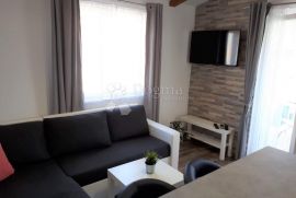 Kuća sa 5 apartmana, svega 600m od mora, Fažana, Kuća