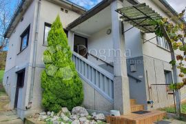 KUĆA S OGROMNIM ZEMLJIŠTEM OD 20 000,0m2, Štrigova, House