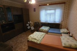 KUĆA S OGROMNIM ZEMLJIŠTEM OD 20 000,0m2, Štrigova, House