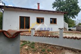 PREKRASNA NOVA KUĆA OKOLICA BARBANA 108m2, Barban, بيت