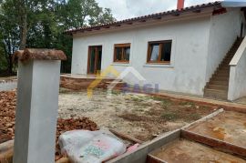 PREKRASNA NOVA KUĆA OKOLICA BARBANA 108m2, Barban, بيت