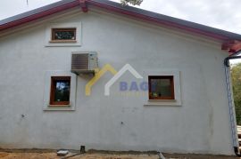 PREKRASNA NOVA KUĆA OKOLICA BARBANA 108m2, Barban, بيت