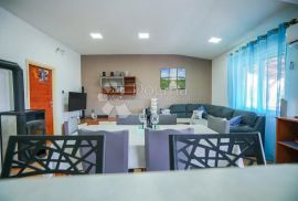 ZADAR - STANOVI - APARTMANSKA KUĆA, Zadar, Kuća