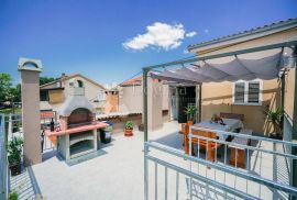 ZADAR - STANOVI - APARTMANSKA KUĆA, Zadar, Haus