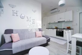 ZADAR - STANOVI - APARTMANSKA KUĆA, Zadar, Haus