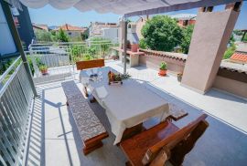 ZADAR - STANOVI - APARTMANSKA KUĆA, Zadar, Casa