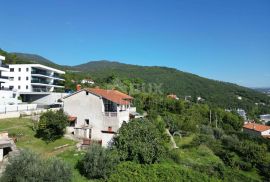 OPATIJA, CENTAR - zemljište 921m2, u centru Opatije s građevinskom dozvolom za vilu s bazenom, panoramski pogled na more, Opatija, Terreno