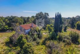 Žminj, okolica, kuća na prostranoj okućnici na osami, Žminj, Casa