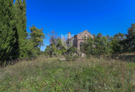 Žminj, okolica, kuća na prostranoj okućnici na osami, Žminj, Casa