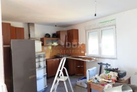 RIJEKA, MARINIĆI, PEHLIN- kuća 250 m2 s pogledom na more + okoliš 600m2, Rijeka, Casa