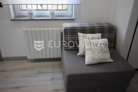 Pješčana uvala, vila sa 7 apartmana s pogledom na more, 200 m od plaže, Medulin, Casa