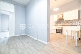 Zagreb, Črnomerec, poslovni prostor/stan NKP 90 m2 + 2 PM, Zagreb, Gewerbeimmobilie