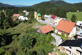 GORSKI KOTAR, SUNGER- stara kuća + 2 gospodarska objekta + okoliš 9000m2, Mrkopalj, Casa