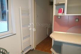 Centar - Cvjetni trg - dvoetažan stan - PRILIKA !!, Zagreb, Apartamento