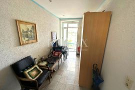 Crikvenica- Kuća u širem centru sa 7 apartmana, Crikvenica, Haus