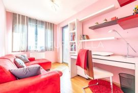 Zagreb, Ljudevita Posavskog, četverosoban stan 132m2 + 2 GM, Zagreb, Appartement