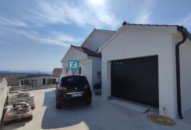 VODICE, novo, namještena kuća, vrt, pogled na more, garaža, Vodice, Casa