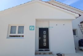 VODICE, novo, namještena kuća, vrt, pogled na more, garaža, Vodice, Casa