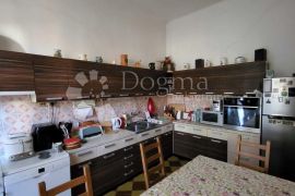 Gospodski stan na 5 minuta od Korza, 159m2, Rijeka, Appartement