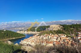 NOVIGRAD-GRAĐ. ZEMLJIŠTE s panoramskim pogledom- više načina investicije, Novigrad, Γη