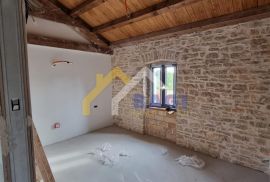 Istra-Barban-Stancija na 2000m2 sa bazenom, Barban, Casa