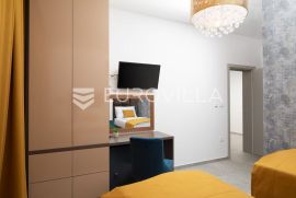 Istra, Medulin - luksuzna villa s wellnessom i bazenom, NKP 300 m2, Medulin, House