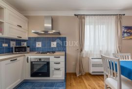 ISTRA, POREČ - Vila s 3 apartmana i bazenom površine 40 m2!, Poreč, Maison