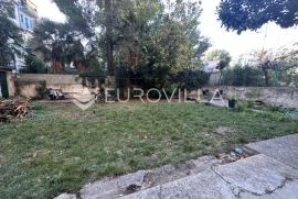 Split, Gundulićeva ulica, trosoban stan površine 74 m2, Split, Flat