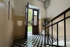 Split, Gundulićeva ulica, trosoban stan površine 74 m2, Split, Appartment