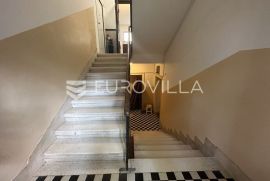 Split, Gundulićeva ulica, trosoban stan površine 74 m2, Split, Daire