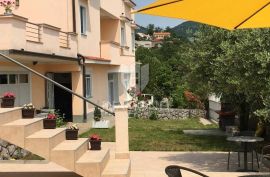 Opatija, okolica, Villa sa sedam apartmana, bazenom i pogledom na more, Opatija - Okolica, Ev