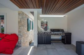 Ekskluzivno! Villa s bazenom 2. red od mora, Umag, Casa