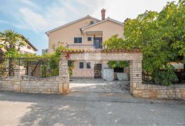 Novigrad, samostojeća kuća 500 m od mora, Novigrad, Casa