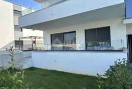 ZADAR, UGLJAN - Namješten stan u blizini mora, A1, Preko, Appartement