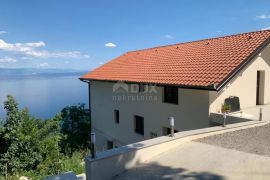 OPATIJA, MEDVEJA - kuća 340 m2 s pogledom na more i okoliš 800m2, Lovran, Ev