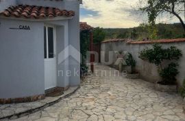 OTOK PAŠMAN, KRAJ - Renovirane prizemnice sa 4 apartmana i pogledom na more, Pašman, Maison